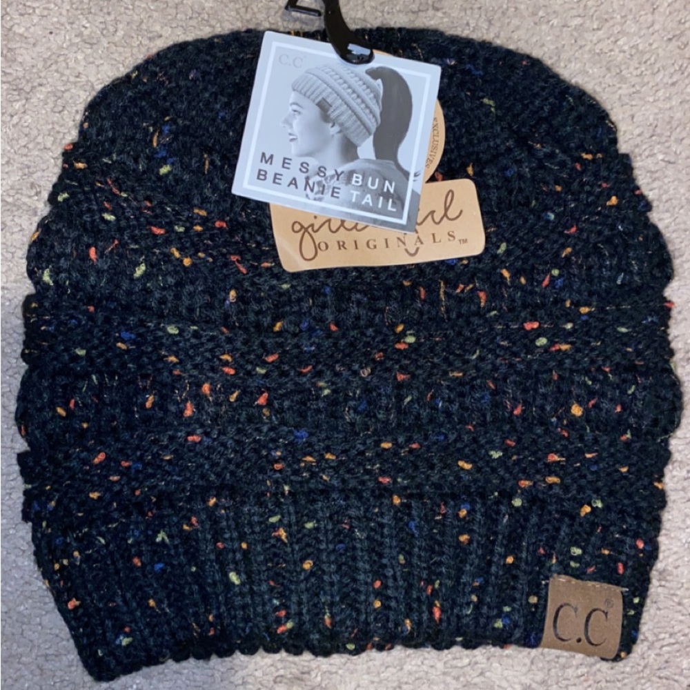 Messy bun C.C beanie